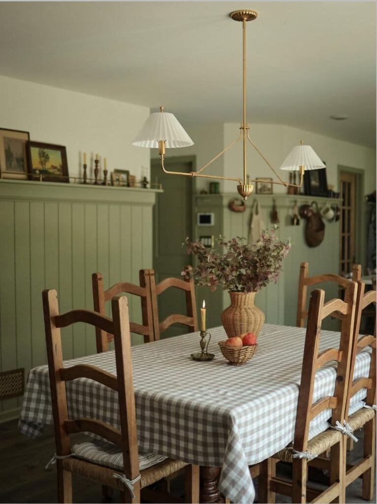 15 Gorgeous Green Dining Room Paint Colors You’ll Never Regret Choosing ...